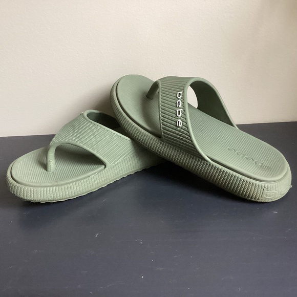 Unisex BEBE Slip On Thong Sandals Camo Green Size 10 - Picture 1 of 7